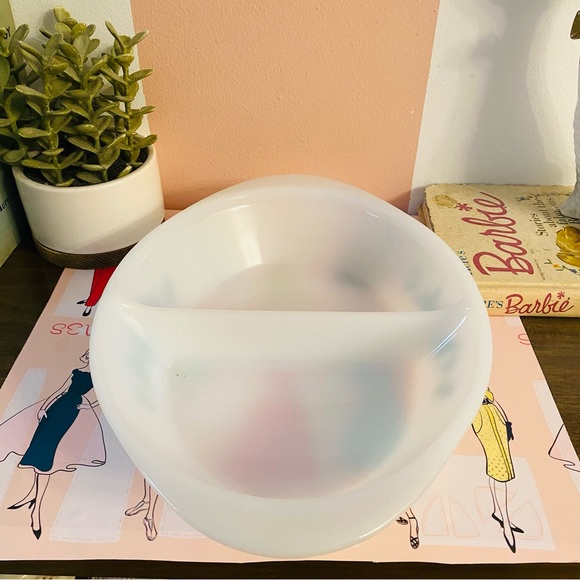 Vintage Glasbake Divided Oval Casserole Dish J2352 – Blue Fruit Milk Glass - Picture 3 of 8